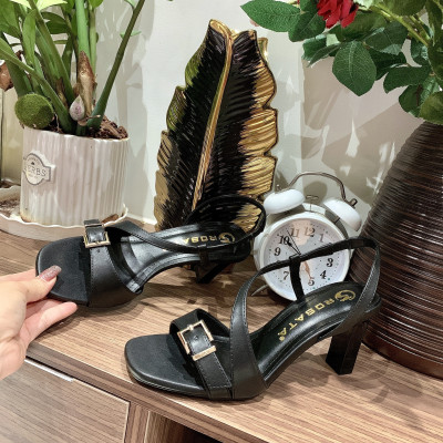 Sandal nữ quai chéo, da lì ROSATA RO658 cao 7p - Đen, Xanh - HÀNG VIỆT NAM - BKSTORE